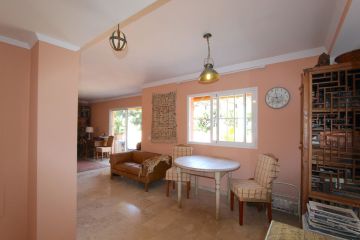 https://cdn.resales-online.com/public/z3bjx7yo8m/properties/ce3d58c063d711f086ca02a3ded47a2d/w1200/10-bb915d1cb19341576dcdc994b81ab9c5.jpg?v=1752850787