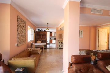 https://cdn.resales-online.com/public/z3bjx7yo8m/properties/ce3d58c063d711f086ca02a3ded47a2d/w1200/12-53013098fcab6c38b1379cd33298e050.jpg?v=1752850787