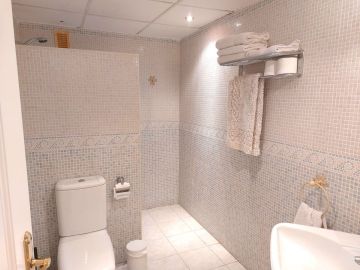 https://cdn.resales-online.com/public/z3bjx7yo8m/properties/ce3d58c063d711f086ca02a3ded47a2d/w1200/16-ec67b526875bf0124b6ce4328a754439.jpg?v=1752850787