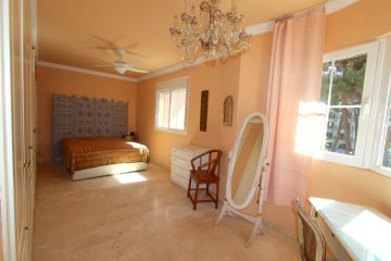 https://cdn.resales-online.com/public/z3bjx7yo8m/properties/ce3d58c063d711f086ca02a3ded47a2d/w1200/24-613bbc26f32d7013d348ef202dd30a43.jpg?v=1752850787