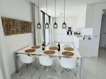 https://cdn.resales-online.com/public/su2jrcdvgq/properties/128bff01658b11f086ca02a3ded47a2d/w1200/16-ec67b526875bf0124b6ce4328a754439.jpg?v=1753036859
