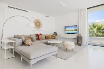 https://cdn.resales-online.com/public/su2jrcdvgq/properties/128bff01658b11f086ca02a3ded47a2d/w1200/23-79897b85162c6a486c7a4d1eb46924dd.jpg?v=1753036859