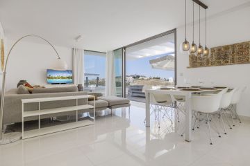 https://cdn.resales-online.com/public/su2jrcdvgq/properties/128bff01658b11f086ca02a3ded47a2d/w1200/24-613bbc26f32d7013d348ef202dd30a43.jpg?v=1753036859
