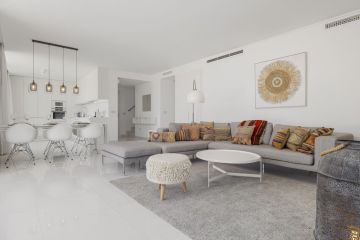 https://cdn.resales-online.com/public/su2jrcdvgq/properties/128bff01658b11f086ca02a3ded47a2d/w1200/25-45e7a00e8ada30030040e20a35fbccfd.jpg?v=1753036859