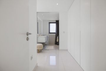 https://cdn.resales-online.com/public/su2jrcdvgq/properties/128bff01658b11f086ca02a3ded47a2d/w1200/39-a493fe9149752455d4aa759b42ca0ea1.jpg?v=1753036859