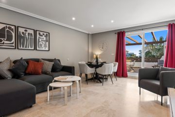 https://cdn.resales-online.com/public/ptqy2bqrx5/properties/335ff66b040d11f08cfb02e0405b089b/w1200/13-5fd73dea700db77384c091ca9818b1a9.jpg?v=1742315373