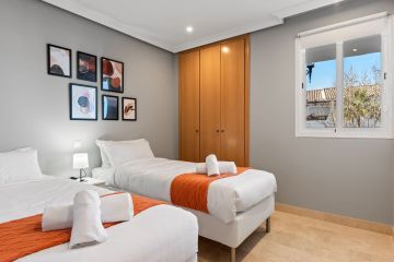 https://cdn.resales-online.com/public/ptqy2bqrx5/properties/335ff66b040d11f08cfb02e0405b089b/w1200/22-bcf8e6250e0bab365f900a8ac31ac040.jpg?v=1742315373