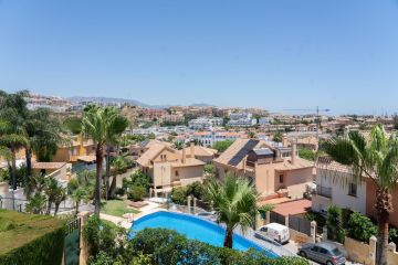 https://cdn.resales-online.com/public/ywcr9c0hju0agnj5/properties/7d96e1de670e11f086ca02a3ded47a2d/w1200/12-53013098fcab6c38b1379cd33298e050.jpg?v=1753201251