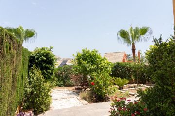 https://cdn.resales-online.com/public/ywcr9c0hju0agnj5/properties/7d96e1de670e11f086ca02a3ded47a2d/w1200/13-5fd73dea700db77384c091ca9818b1a9.jpg?v=1753201251