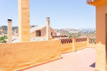 https://cdn.resales-online.com/public/ywcr9c0hju0agnj5/properties/7d96e1de670e11f086ca02a3ded47a2d/w1200/22-bcf8e6250e0bab365f900a8ac31ac040.jpg?v=1753201251