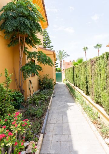 https://cdn.resales-online.com/public/ywcr9c0hju0agnj5/properties/7d96e1de670e11f086ca02a3ded47a2d/w1200/5-3595ad71cbd87be6c3643a4285ef4791.jpg?v=1753201251