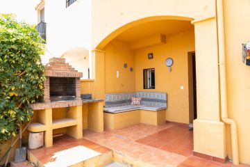 https://cdn.resales-online.com/public/ywcr9c0hju0agnj5/properties/7d96e1de670e11f086ca02a3ded47a2d/w1200/7-aa4cc561180b369757c0bb4af9886cd3.jpg?v=1753201251