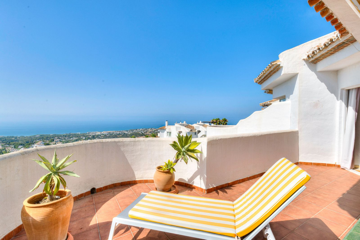 https://cdn.resales-online.com/public/bk3hh3pl3g/properties/b2a25415670311f086ca02a3ded47a2d/w1200/1-7980e48d732b6fc85c14b43b94d2aa54.jpg?v=1753196332