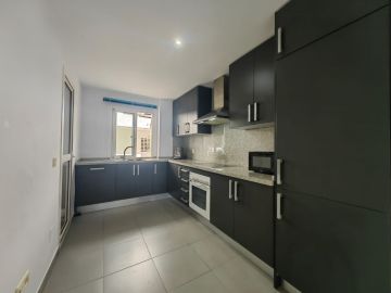 https://cdn.resales-online.com/public/asb71hmq0g/properties/f14e22a267c811f086ca02a3ded47a2d/w1200/21-2c707e7c511429b4f8ec4ee5f221ddb6.jpg?v=1753282392