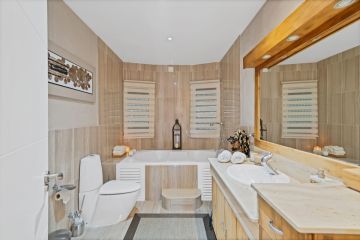 https://cdn.resales-online.com/public/tvp8hc2oq5/properties/cfa686dc67bb11f086ca02a3ded47a2d/w1200/28-ef19a2c59920e2e087cd278a51b6dbf8.jpg?v=1753275636