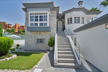 https://cdn.resales-online.com/public/tvp8hc2oq5/properties/cfa686dc67bb11f086ca02a3ded47a2d/w1200/48-995152433a6d9da26e318d14b54534ba.jpg?v=1753275636