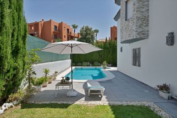 https://cdn.resales-online.com/public/tvp8hc2oq5/properties/cfa686dc67bb11f086ca02a3ded47a2d/w1200/53-3072a33e2bffe507cb146ce711615059.jpg?v=1753275636