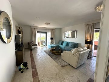 https://cdn.resales-online.com/public/p98edqpeua/properties/3bee9aba694d11f086ca02a3ded47a2d/w1200/16-ec67b526875bf0124b6ce4328a754439.jpg?v=1753447822