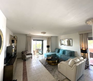 https://cdn.resales-online.com/public/p98edqpeua/properties/3bee9aba694d11f086ca02a3ded47a2d/w1200/17-dd5fcd4f0eb487dfa3803f7e20814c0e.jpg?v=1753447822