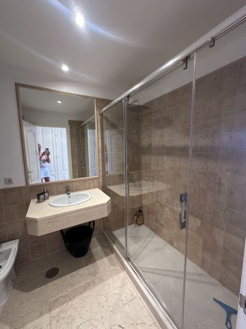 https://cdn.resales-online.com/public/p98edqpeua/properties/3bee9aba694d11f086ca02a3ded47a2d/w1200/38-9b9a71c4c46e127e5c6f91a74b158396.jpg?v=1753447822