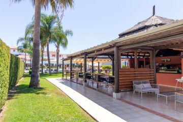https://cdn.resales-online.com/public/vs9n5zw5gq/properties/d5cf5118686a11f086ca02a3ded47a2d/w1200/22-bcf8e6250e0bab365f900a8ac31ac040.jpg?v=1753461816