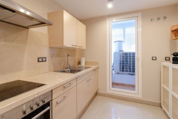 https://cdn.resales-online.com/public/vs9n5zw5gq/properties/d5cf5118686a11f086ca02a3ded47a2d/w1200/9-467d0cee5b725f3ef65f102a0c2e69c0.jpg?v=1753461816