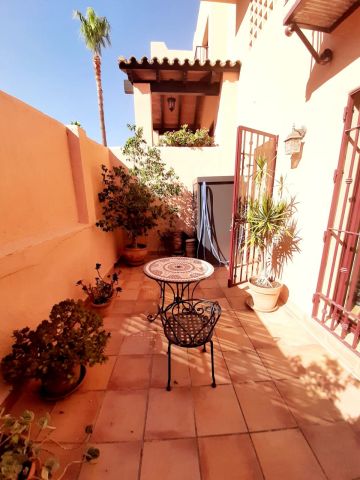 https://cdn.resales-online.com/public/qqh9r7fpcoehzrpl/properties/91a5c5a56bb511f086ca02a3ded47a2d/w1200/4-c23c0f86247804fa50226aecd8b0b2c8.jpg?v=1753712514