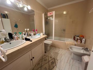 https://cdn.resales-online.com/public/l5qiehb852/properties/605a97046bae11f086ca02a3ded47a2d/w1200/12-53013098fcab6c38b1379cd33298e050.jpg?v=1753713149