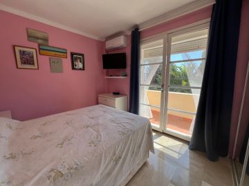 https://cdn.resales-online.com/public/l5qiehb852/properties/605a97046bae11f086ca02a3ded47a2d/w1200/13-5fd73dea700db77384c091ca9818b1a9.jpg?v=1753713149