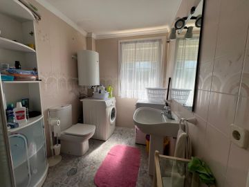 https://cdn.resales-online.com/public/l5qiehb852/properties/605a97046bae11f086ca02a3ded47a2d/w1200/15-11d12f2f454f2f5e9b981fdd8b901d51.jpg?v=1753713149