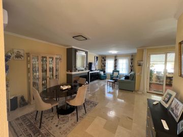 https://cdn.resales-online.com/public/l5qiehb852/properties/605a97046bae11f086ca02a3ded47a2d/w1200/4-c23c0f86247804fa50226aecd8b0b2c8.jpg?v=1753713149