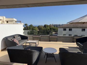 https://cdn.resales-online.com/public/ljzevzw57hvw4a7r/properties/c75a07d760c111f086ca02a3ded47a2d/w1200/1-7980e48d732b6fc85c14b43b94d2aa54.jpg?v=1752509177
