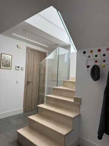 https://cdn.resales-online.com/public/ljzevzw57hvw4a7r/properties/c75a07d760c111f086ca02a3ded47a2d/w1200/14-d70dc3102c00d7be0e872dfe1c1f86d7.jpg?v=1752509177