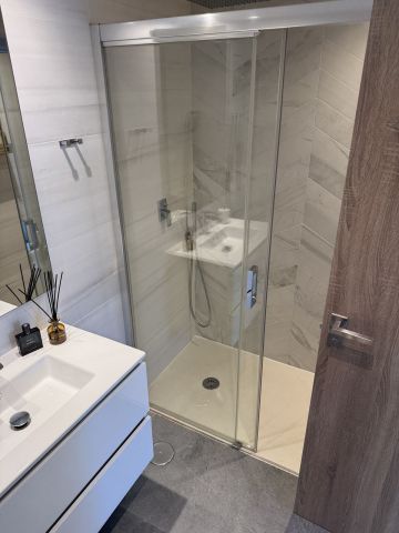 https://cdn.resales-online.com/public/ljzevzw57hvw4a7r/properties/c75a07d760c111f086ca02a3ded47a2d/w1200/18-cc72f169493c096e712837ff5d8b6e41.jpg?v=1752509177