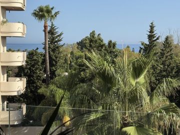 https://cdn.resales-online.com/public/ljzevzw57hvw4a7r/properties/c75a07d760c111f086ca02a3ded47a2d/w1200/24-613bbc26f32d7013d348ef202dd30a43.jpg?v=1752509177