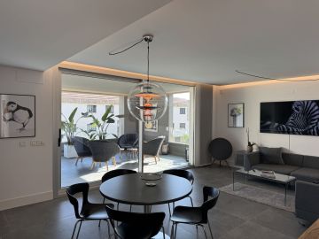 https://cdn.resales-online.com/public/ljzevzw57hvw4a7r/properties/c75a07d760c111f086ca02a3ded47a2d/w1200/5-3595ad71cbd87be6c3643a4285ef4791.jpg?v=1752509177