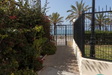 https://cdn.resales-online.com/public/86l1hb0hs4/properties/0990e91d6c7011f086ca02a3ded47a2d/w1200/18-cc72f169493c096e712837ff5d8b6e41.jpg?v=1753792489