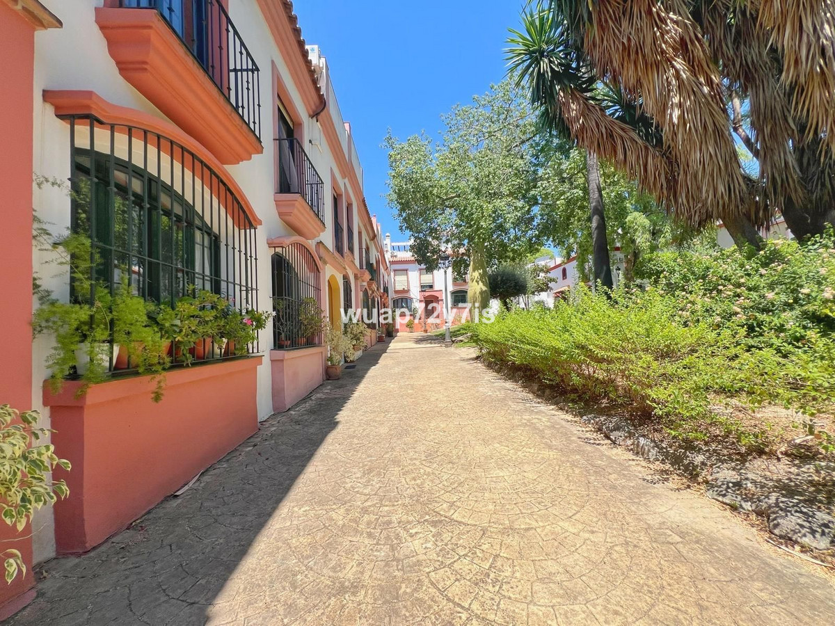 https://cdn.resales-online.com/public/wuap72y7is/properties/6f7881536ba011f086ca02a3ded47a2d/w1200/1-7980e48d732b6fc85c14b43b94d2aa54.jpg?v=1753794770