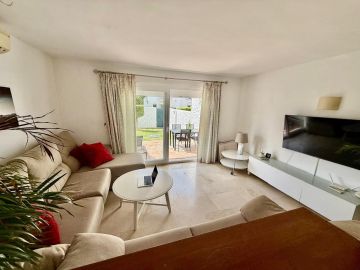 https://cdn.resales-online.com/public/oxx9ac8oyt/properties/07f28b6a58b411f086ca02a3ded47a2d/w1200/11-20939a0134ad724a8cb2a801094d15a4.jpg?v=1753875547