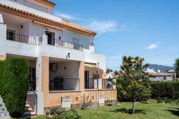 https://cdn.resales-online.com/public/ffy5dwawcp/properties/408893a66dcb11f086ca02a3ded47a2d/w1200/31-5e8b9eb86a2d455eeaf43a7bbf3ccd12.jpg?v=1753941617