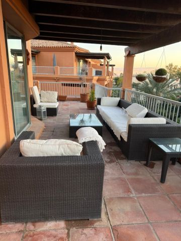 https://cdn.resales-online.com/public/507egq67dk/properties/853637e863c511f086ca02a3ded47a2d/w1200/17-dd5fcd4f0eb487dfa3803f7e20814c0e.jpg?v=1752845461