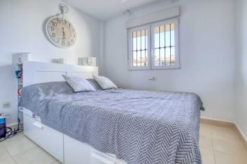 https://cdn.resales-online.com/public/feh838s22c/properties/44b78241711d11f086ca02a3ded47a2d/w1200/15-11d12f2f454f2f5e9b981fdd8b901d51.jpg?v=1754307772
