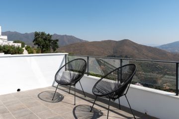 https://cdn.resales-online.com/public/426vqvgpoz/properties/fd78bd3e711611f086ca02a3ded47a2d/w1200/12-53013098fcab6c38b1379cd33298e050.jpg?v=1754307875