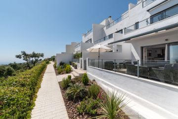 https://cdn.resales-online.com/public/426vqvgpoz/properties/fd78bd3e711611f086ca02a3ded47a2d/w1200/32-e7f90ea5feef5e01d64d74d6b6d8a834.jpg?v=1754307875