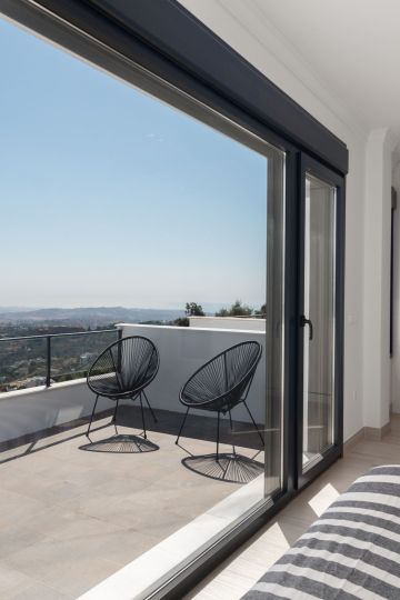 https://cdn.resales-online.com/public/426vqvgpoz/properties/fd78bd3e711611f086ca02a3ded47a2d/w1200/9-467d0cee5b725f3ef65f102a0c2e69c0.jpg?v=1754307875