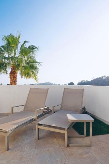 https://cdn.resales-online.com/public/p3gtpi5aa0d3x3nw/properties/ddf16ff06d3b11f086ca02a3ded47a2d/w1200/12-53013098fcab6c38b1379cd33298e050.jpg?v=1754327045