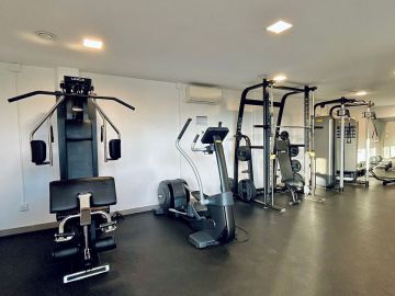 https://cdn.resales-online.com/public/p3gtpi5aa0d3x3nw/properties/ddf16ff06d3b11f086ca02a3ded47a2d/w1200/29-7c2f312881aea9bbe9ddaeb9640e2c9a.jpg?v=1754327045