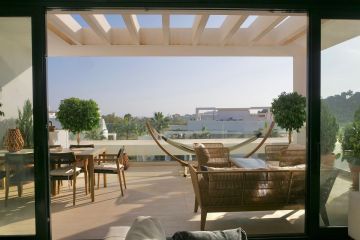 https://cdn.resales-online.com/public/p3gtpi5aa0d3x3nw/properties/ddf16ff06d3b11f086ca02a3ded47a2d/w1200/8-e64a9055bba3e77ac8aca3b893cdf826.jpg?v=1754327045