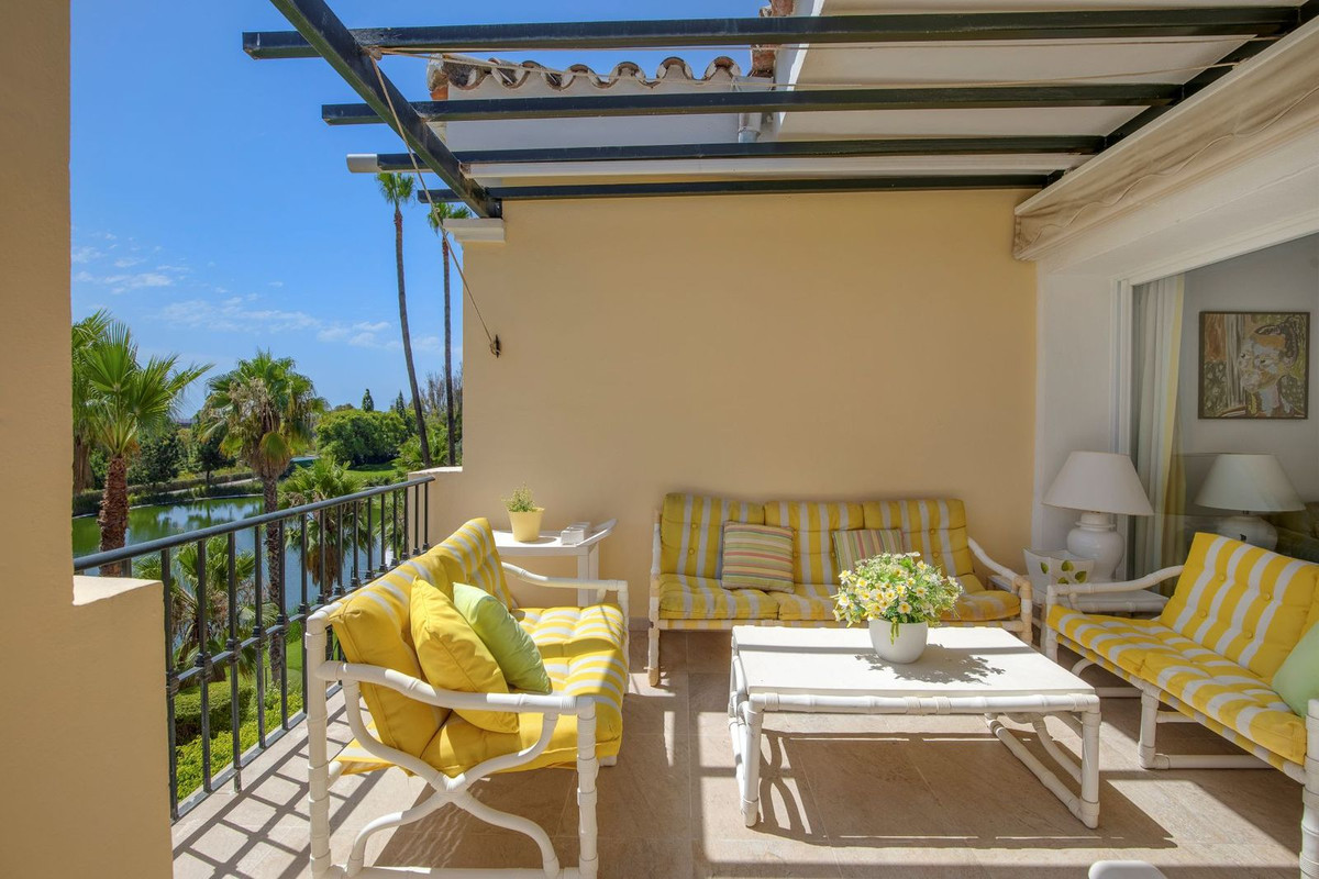 https://cdn.resales-online.com/public/zzioxgugw0/properties/5926e2a5688011f086ca02a3ded47a2d/w1200/1-7980e48d732b6fc85c14b43b94d2aa54.jpg?v=1753360001