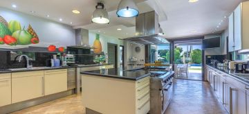 https://cdn.resales-online.com/public/w0n1xpbhihka6av5/properties/abc49fca734f11f086ca02a3ded47a2d/w1200/23-79897b85162c6a486c7a4d1eb46924dd.jpg?v=1754548246